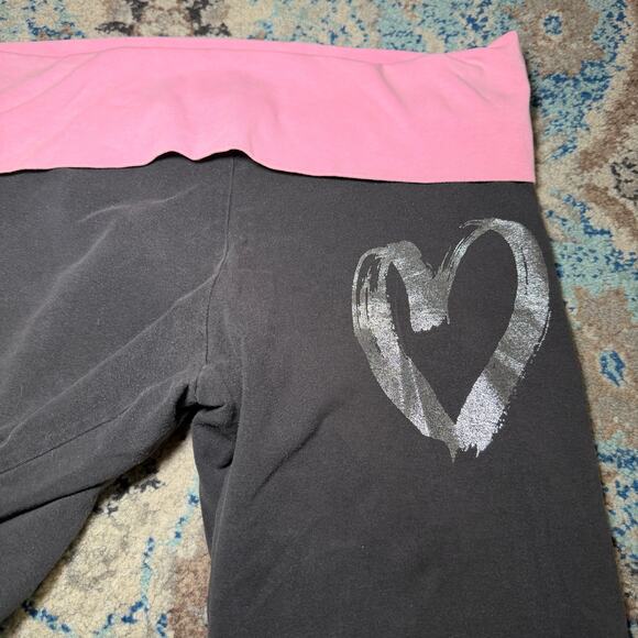 2010 VS Pink foldover capri - Picture 2 of 6